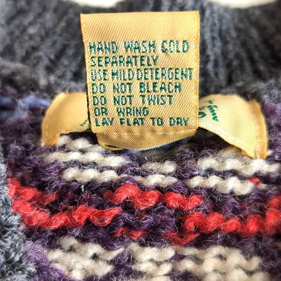 Vintage Women's Great Northwest V-Neck Long Sleeve Sweater Size S - Picture 7 of 8